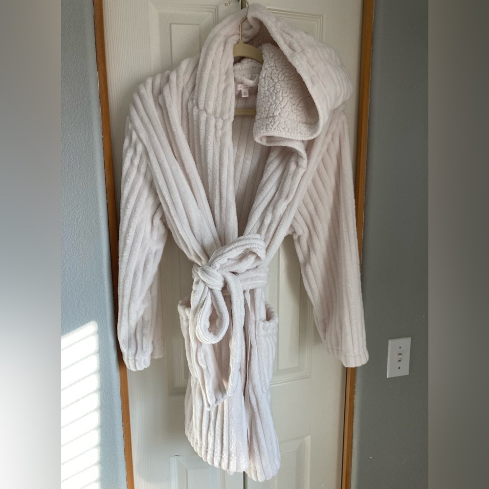 Lauren Conrad soft robe XL